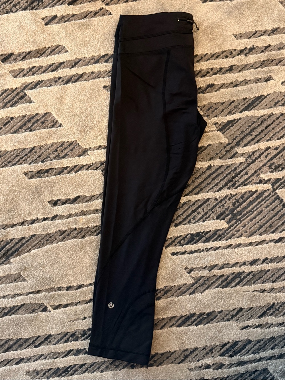 Lululemon Black Running Leggings Pants Zip Pocket Size 6/8